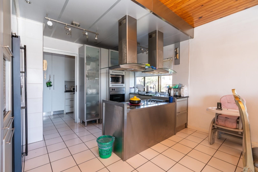 6 Bedroom Property for Sale in Welgelegen Western Cape